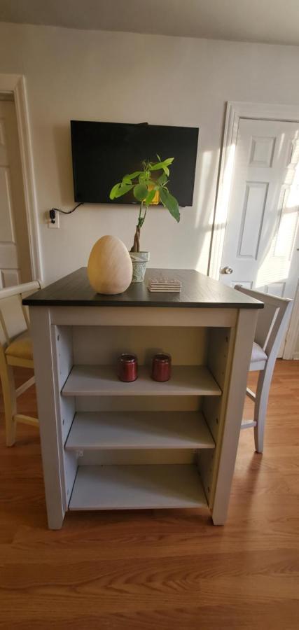 Cozy 1 Bedroom, 1 Min From Irving Park Blue Line, Free Parking Chicago Bagian luar foto